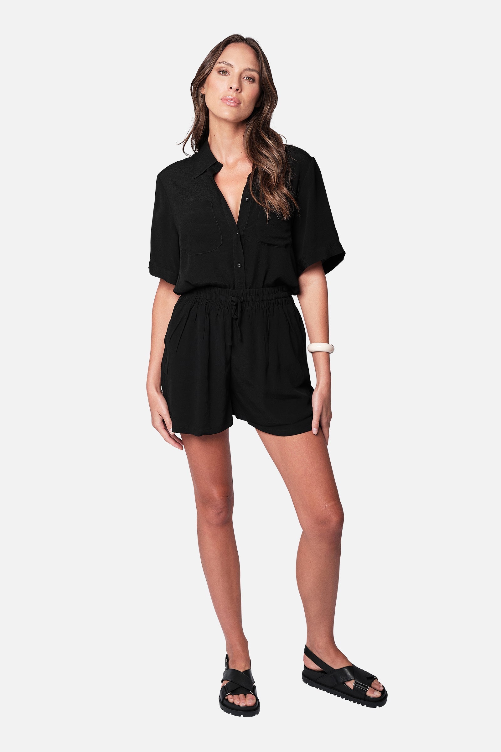 Short Sleeve Button-Up Shirt BLACK – UNE PIECE