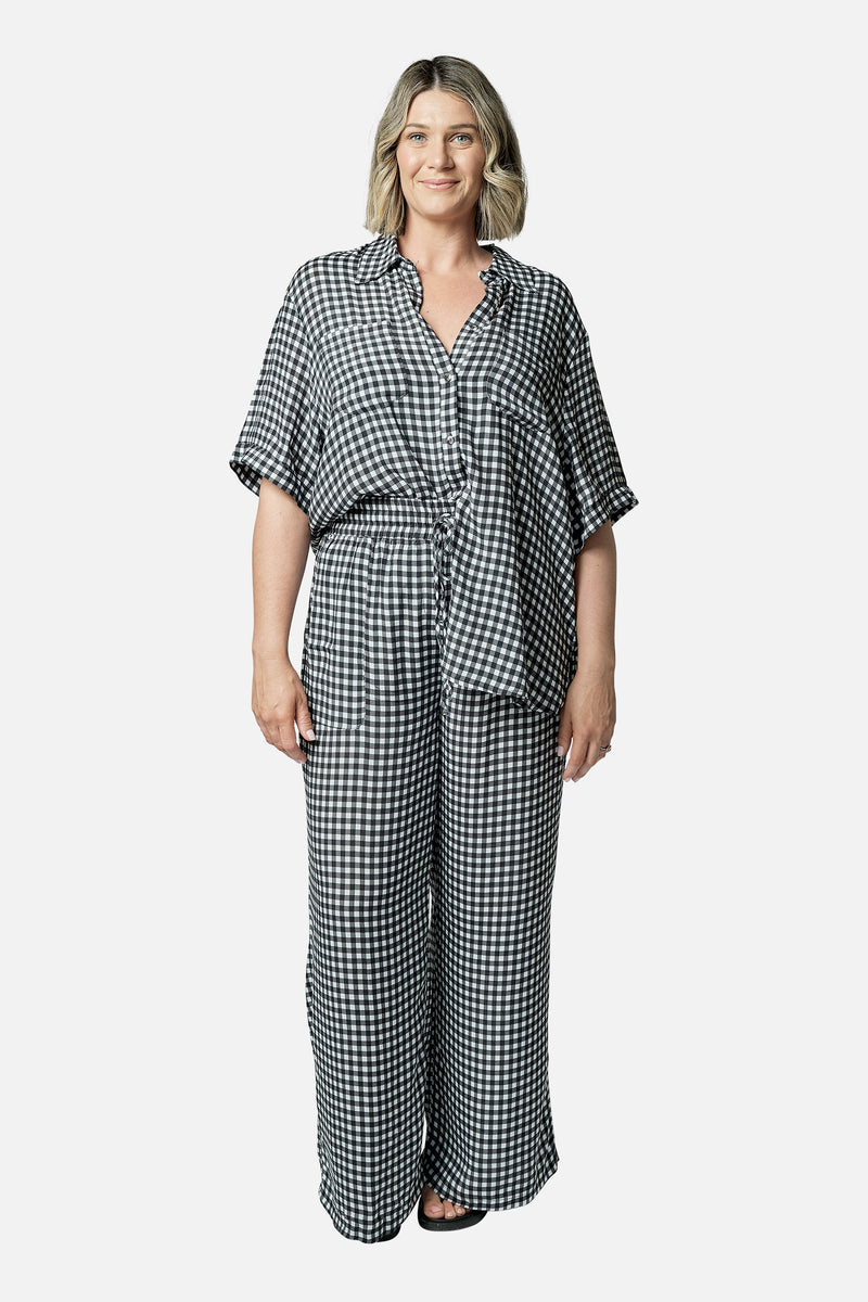 UNE PIECE-Short Sleeve Button-Up Shirt BLACK GINGHAM