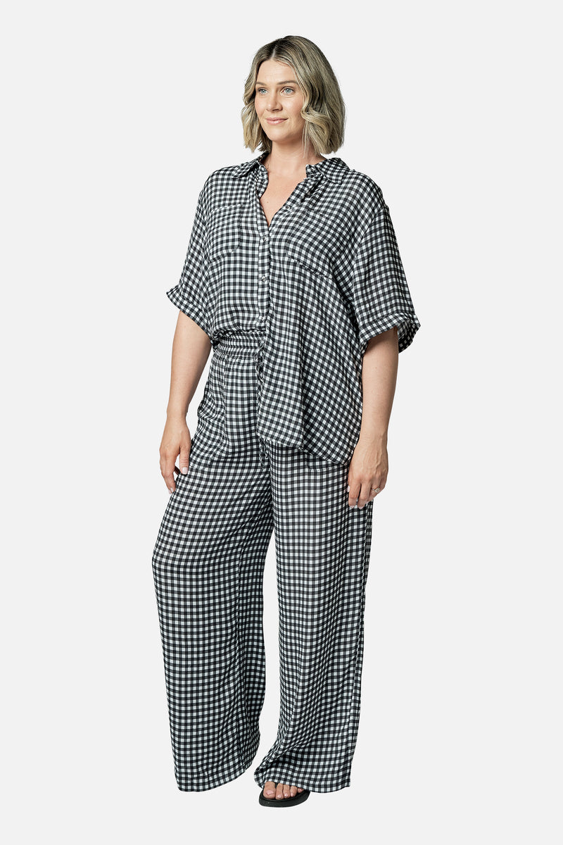 UNE PIECE-Short Sleeve Button-Up Shirt BLACK GINGHAM