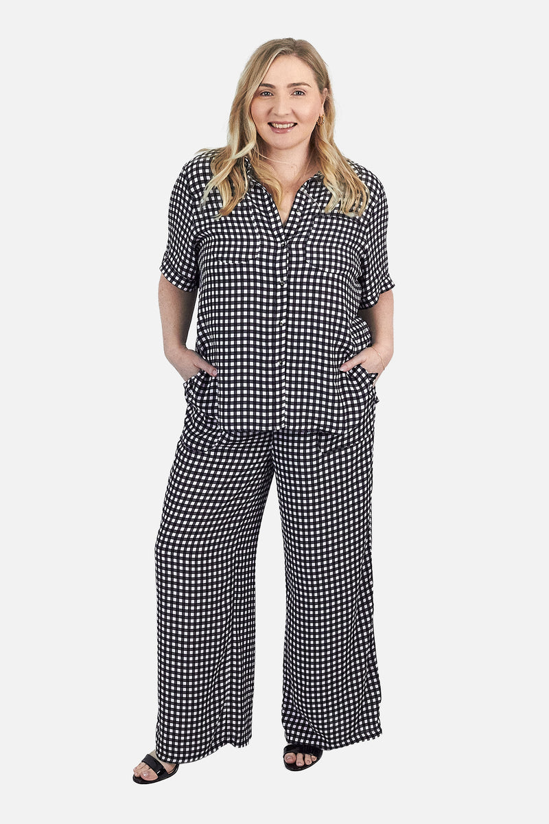 UNE PIECE-Short Sleeve Button-Up Shirt BLACK GINGHAM