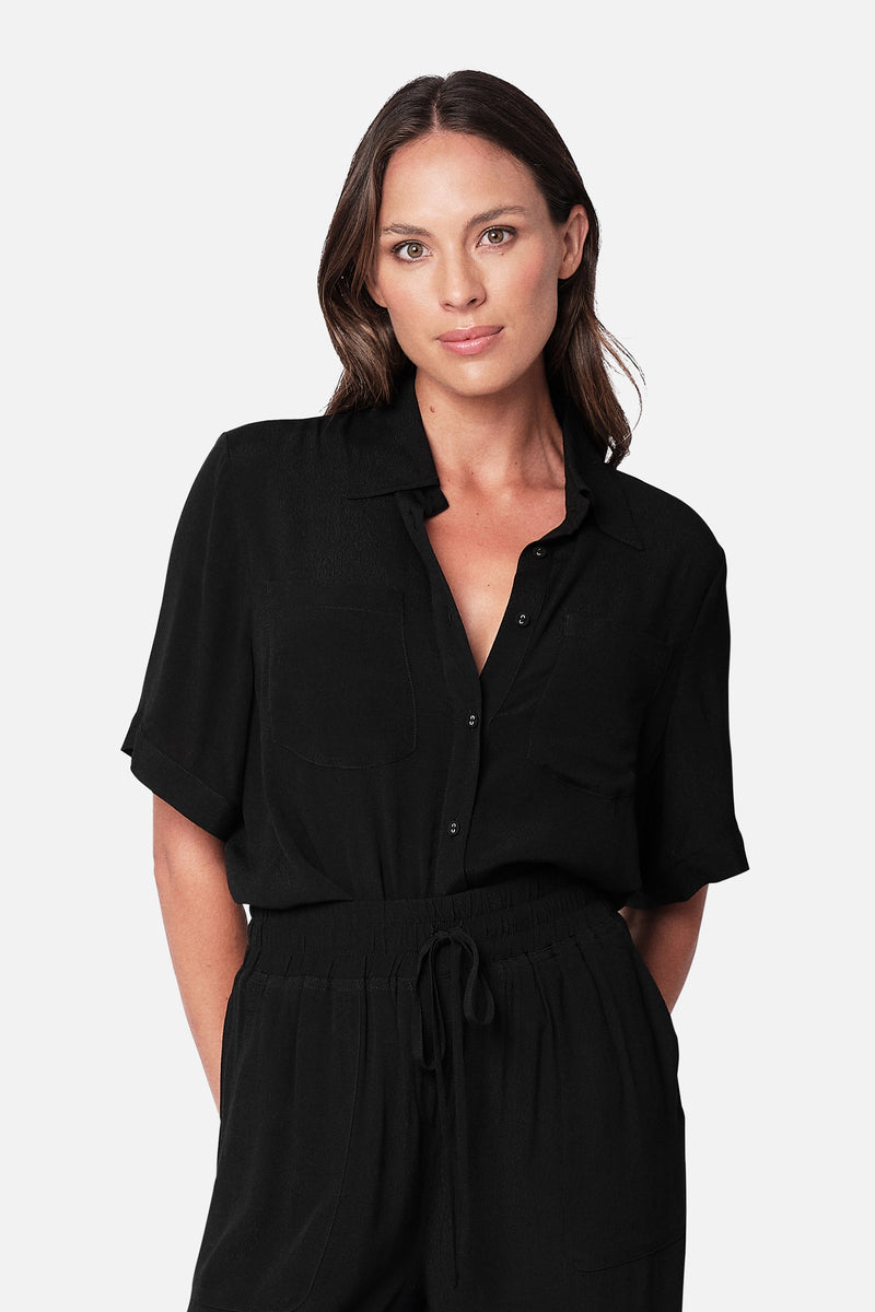 Short Sleeve Button-Up Shirt BLACK – UNE PIECE