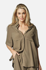 UNE PIECE-Short Sleeve Button-Up Shirt KHAKI