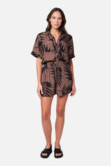 UNE PIECE Short Sleeve Button-Up Shirt in Palm Silhouette Chocolate