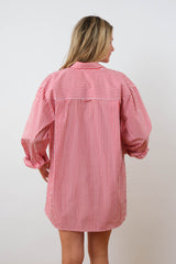 UNE PIECE in Red and White