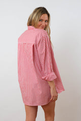 UNE PIECE in Red and White