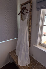 UNE PIECE in White Dobby