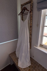 UNE PIECE in White Dobby