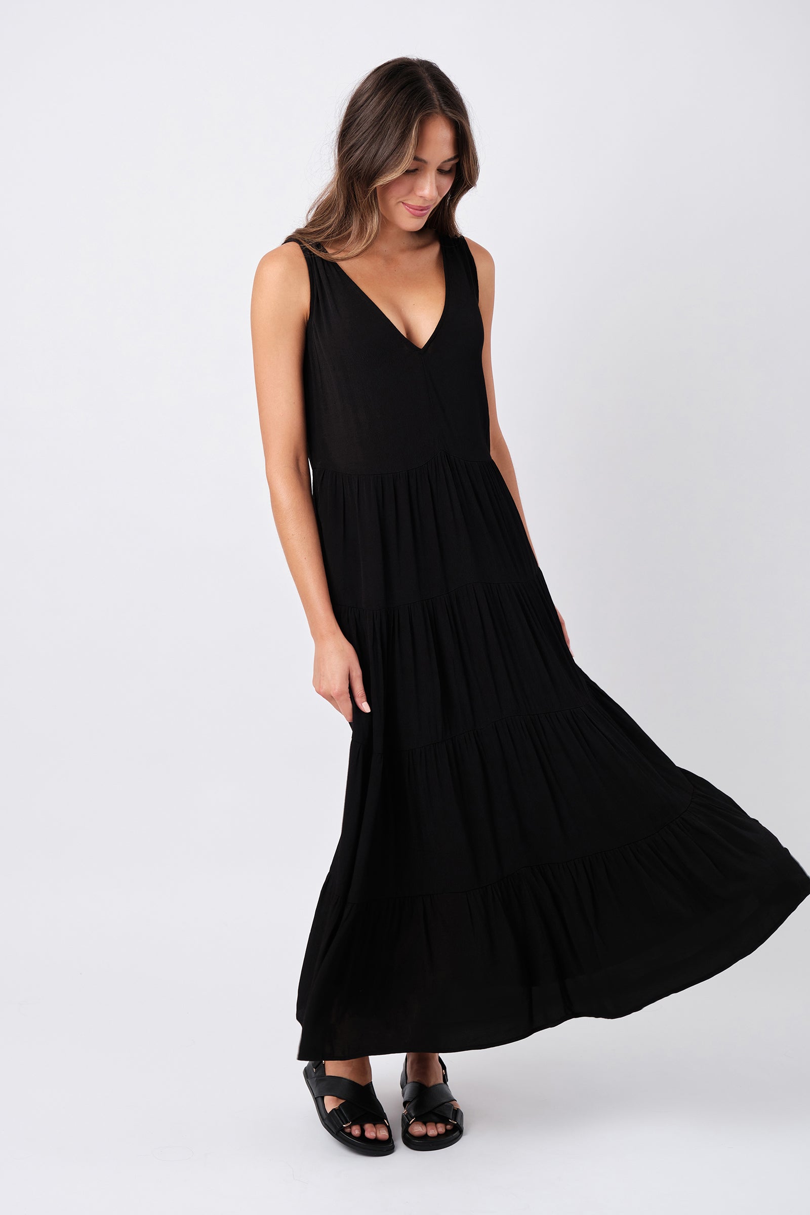 Swing Maxi Dress BLACK – UNE PIECE Swing Maxi Dress BLACK – UNE PIECE