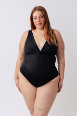UNE PIECE in Black